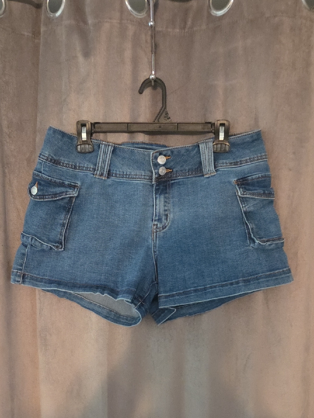 refuge Size 11 Blue Denim Cargo Pocket Shorts